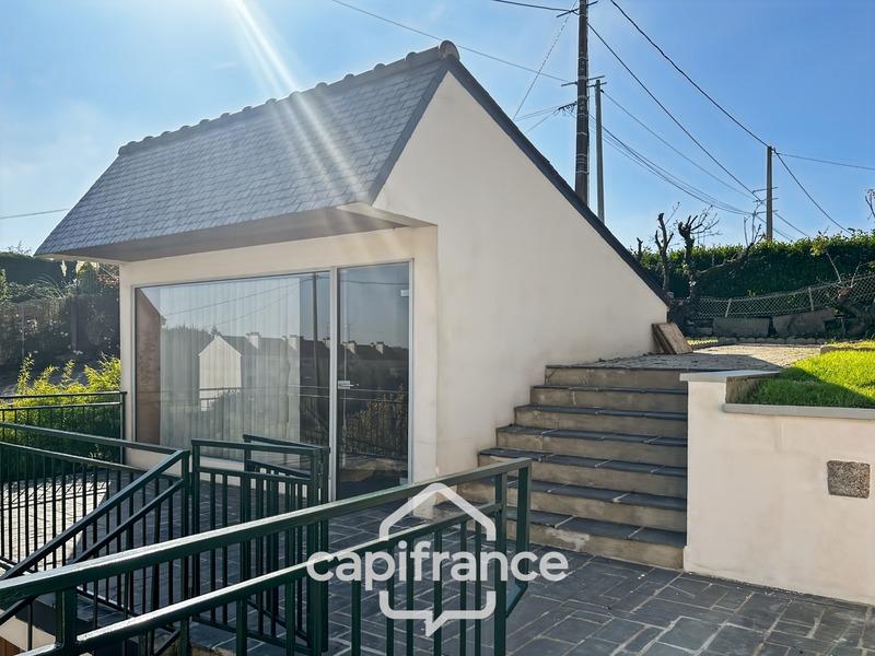 Maison - 137 m² - 8 pièces