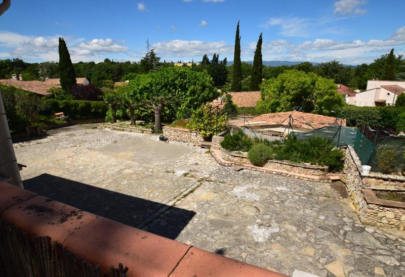 Maison - 168 m² - 9 pièces