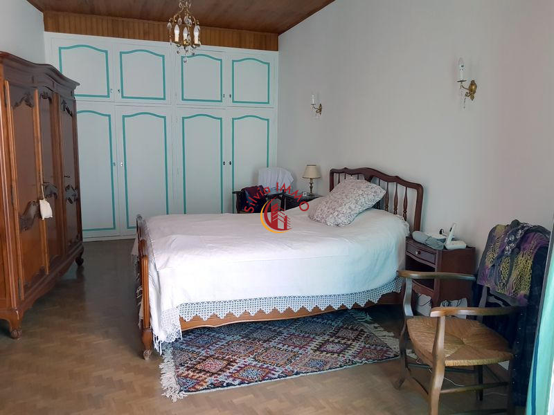 Maison - 515 m² - 45 pièces