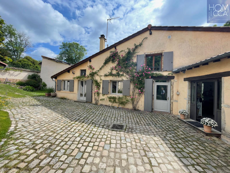 Maison - 168 m² - 5 pièces