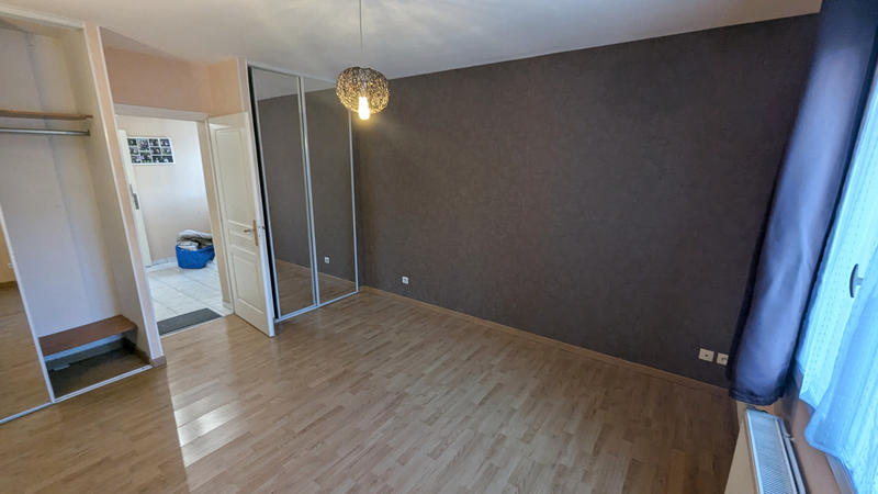 Maison - 1 395 m² - 7 pièces