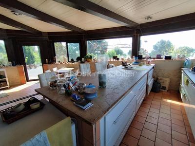 Propriété - 402 m² - 28 pièces