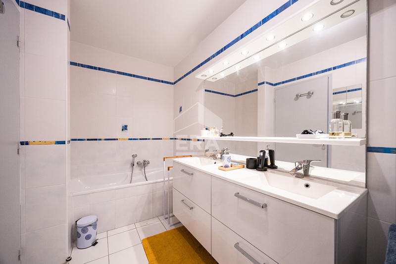 Appartement - 105 m² - 4 pièces