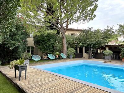 Maison - 187 m² - 6 pièces