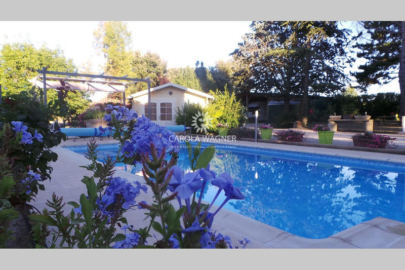 Villa - 246 m² - 8 pièces