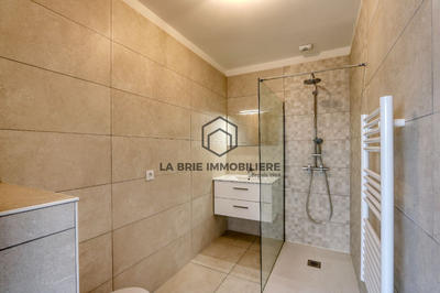 Maison - 85 m² - 5 pièces