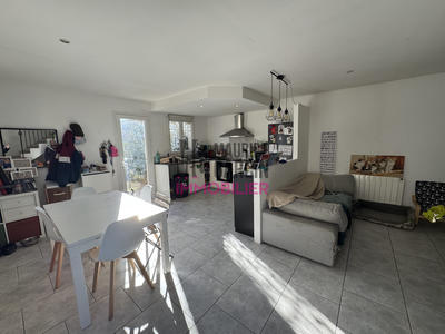 Maison - 81 m² - 4 pièces