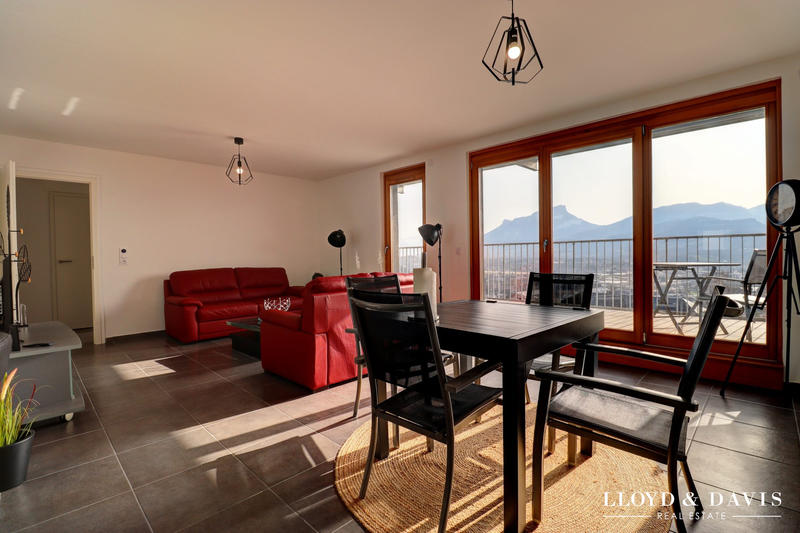 Appartement - 67 m² - 3 pièces