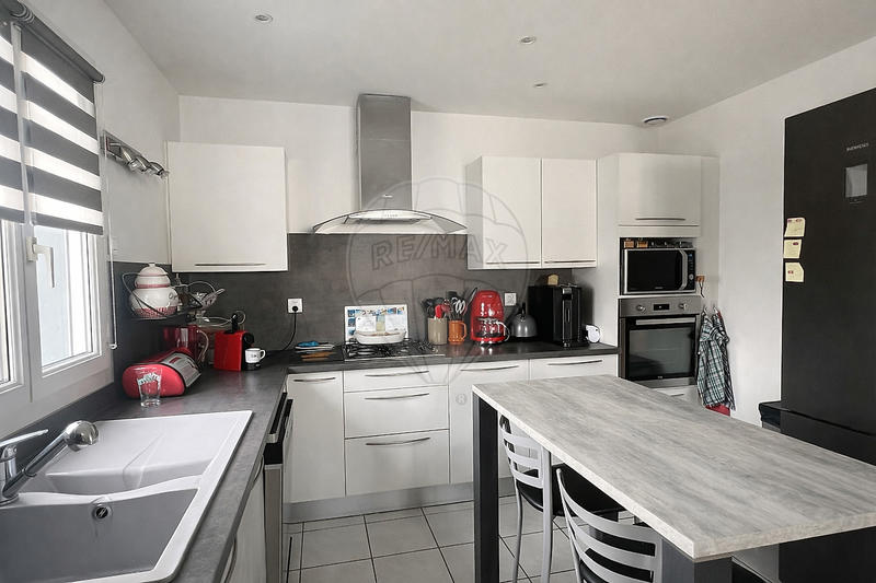 Maison - 100 m² - 5 pièces