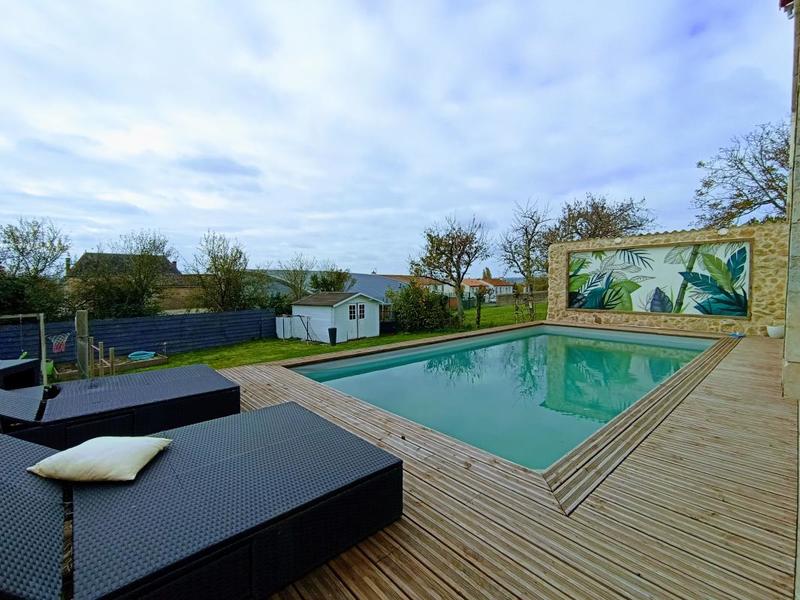 Maison - 220 m² - 12 pièces