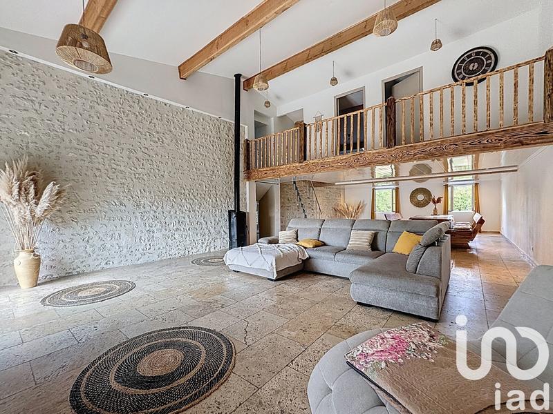 Maison - 230 m² - 5 pièces