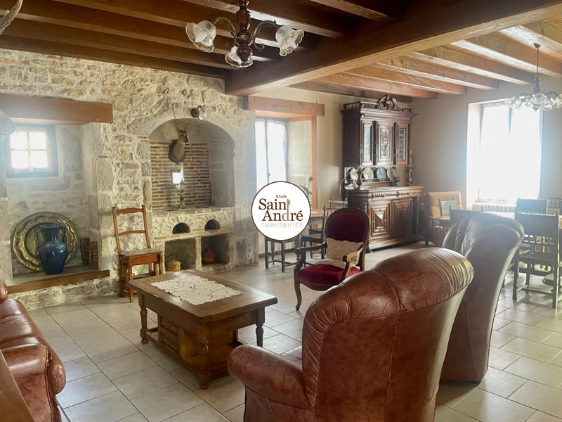 Maison - 200 m² - 9 pièces