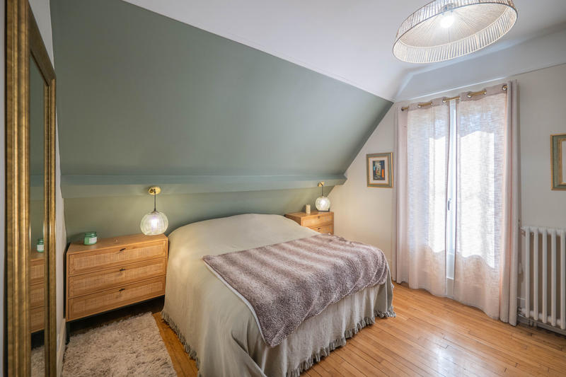 Maison - 220 m² - 6 pièces