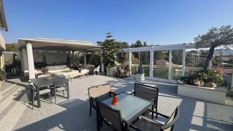 Appartement - 220 m² - 4 pièces