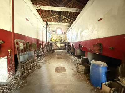 Maison - 500 m² - 2 pièces