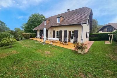 Maison - 140 m² - 7 pièces