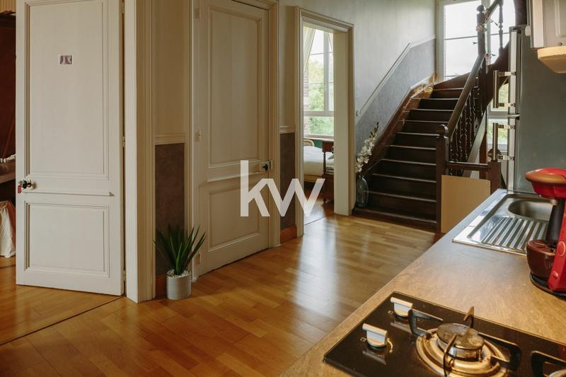 Château - 603 m² - 15 pièces