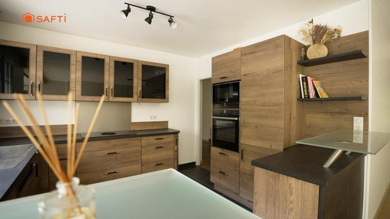 Maison - 192 m² - 7 pièces