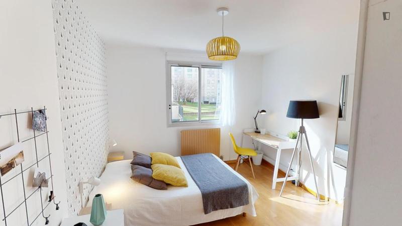 Chambre - 12 m² - 4 pièces