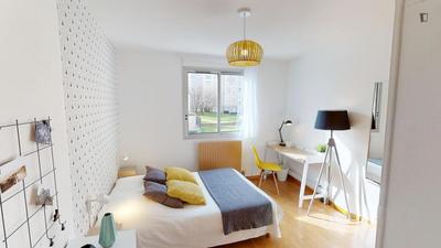 Chambre - 12 m² - 4 pièces