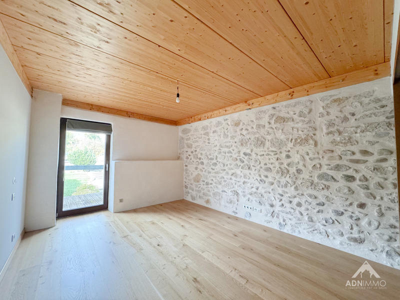 Maison - 225 m² - 7 pièces