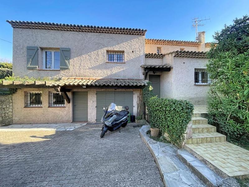 Villa - 180 m² - 5 pièces