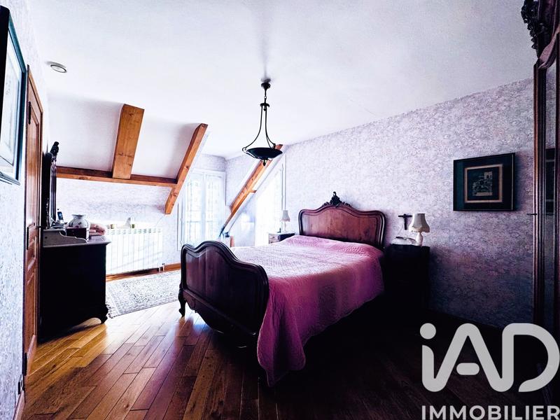 Maison - 200 m² - 7 pièces