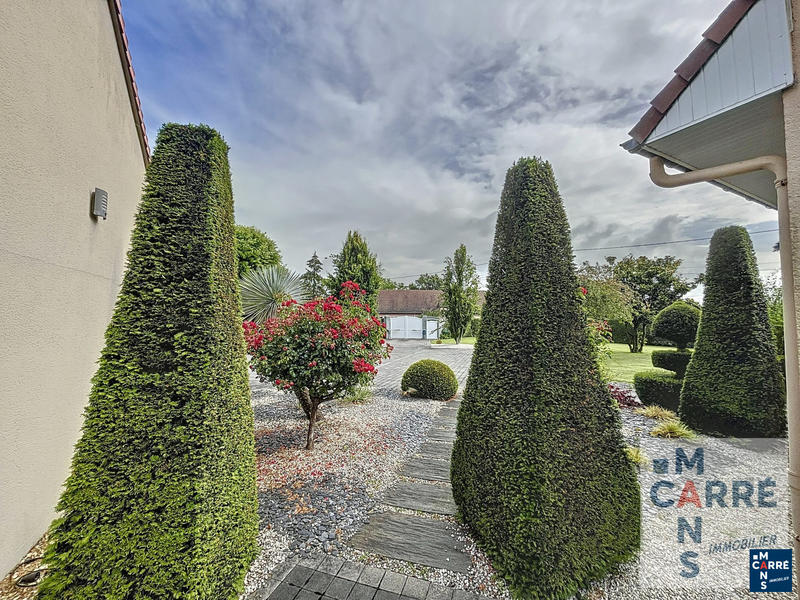 Maison traditionnelle - 275 m² - 7 pièces