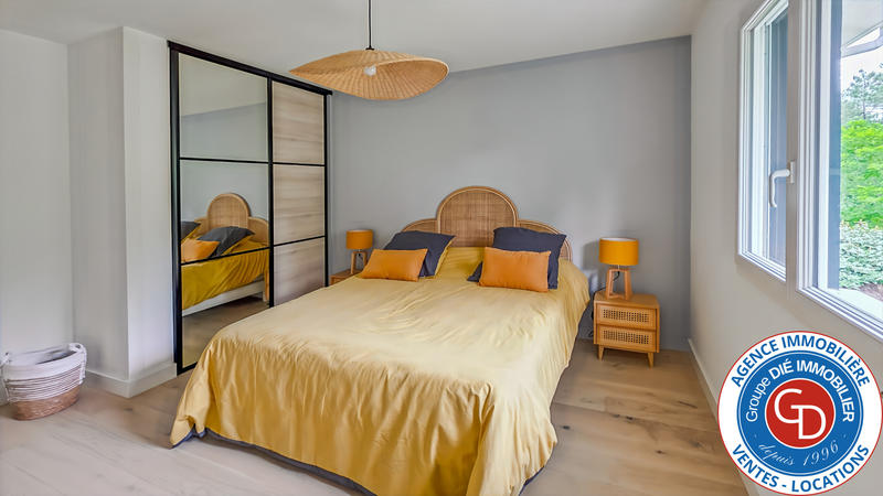 Maison - 200 m² - 6 pièces