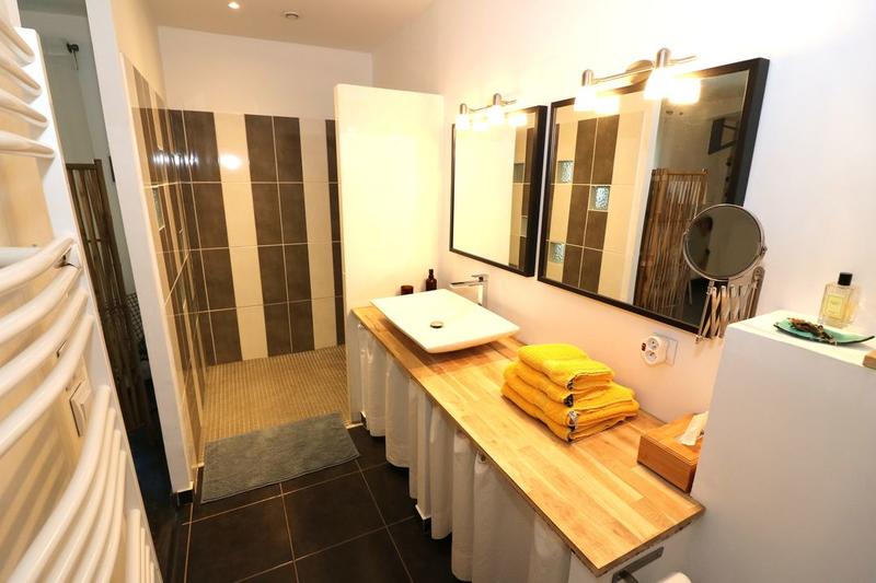 Propriété - 265 m² - 10 pièces