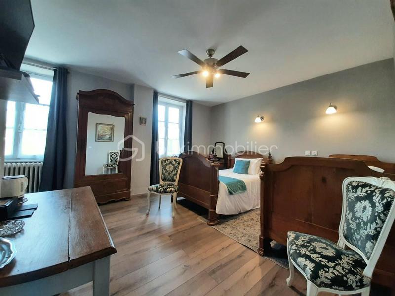 Maison en pierre - 304 m² - 12 pièces