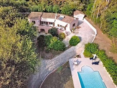 Villa - 211 m² - 7 pièces