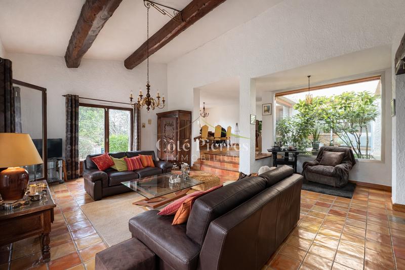 Maison - 201 m² - 5 pièces