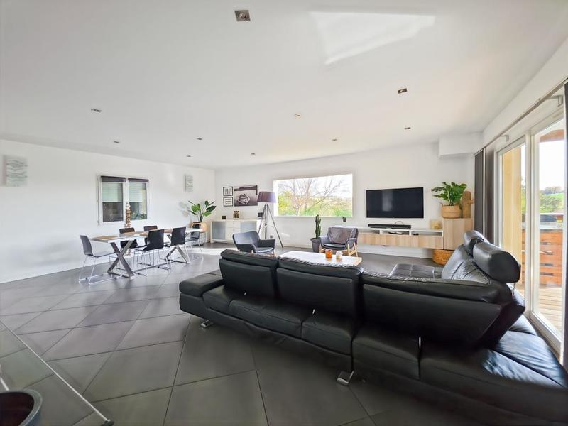 Maison - 195 m² - 7 pièces