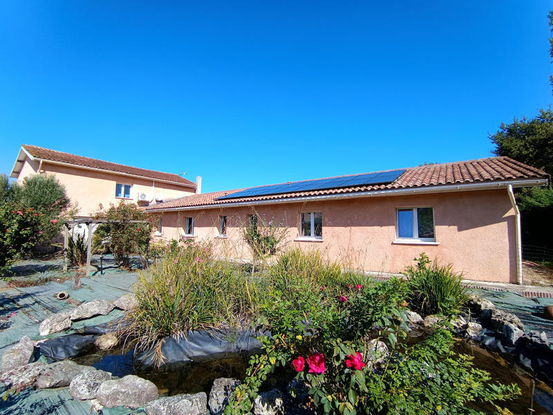 Maison - 253 m² - 9 pièces