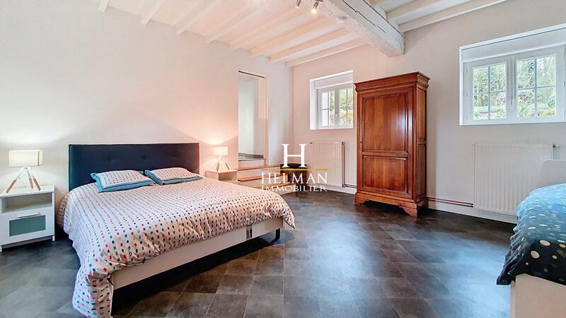 Maison - 210 m² - 7 pièces