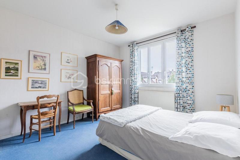 Demeure - 257 m² - 9 pièces