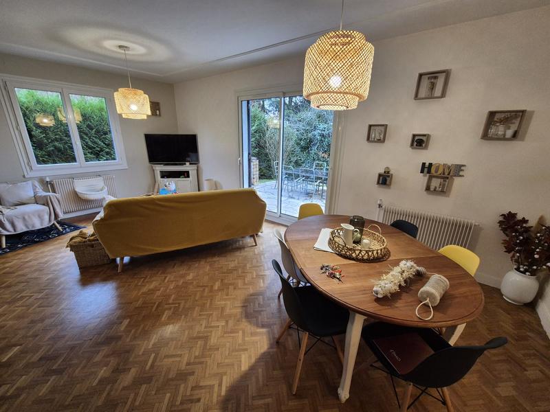 Maison - 166 m² - 8 pièces