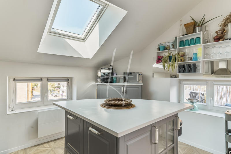 Appartement - 97 m² - 5 pièces