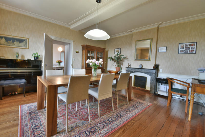 Maison bourgeoise - 240 m² - 9 pièces