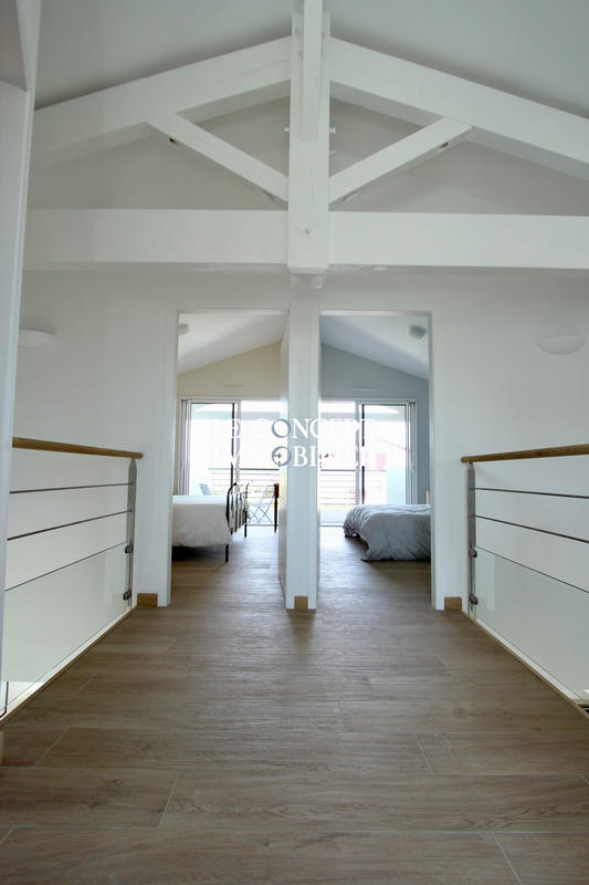 Maison contemporaine - 220 m² - 6 pièces