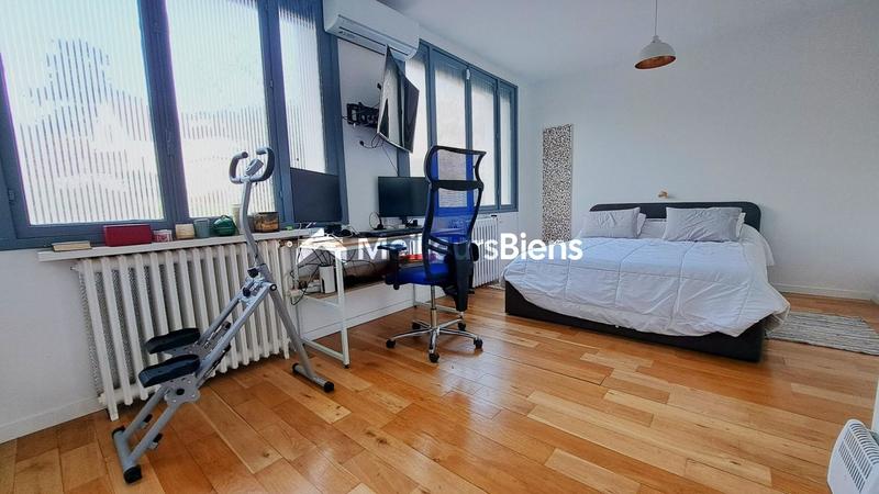 Maison - 219 m² - 8 pièces