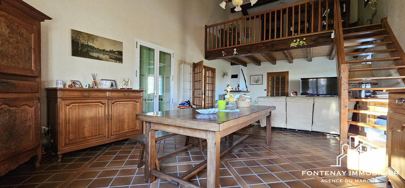 Maison - 220 m² - 7 pièces