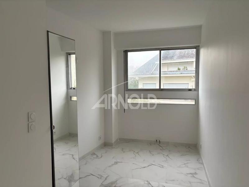 Bureau - 90 m² - 5 pièces