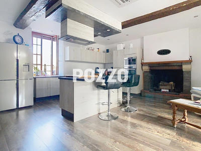 Maison - 360 m² - 14 pièces