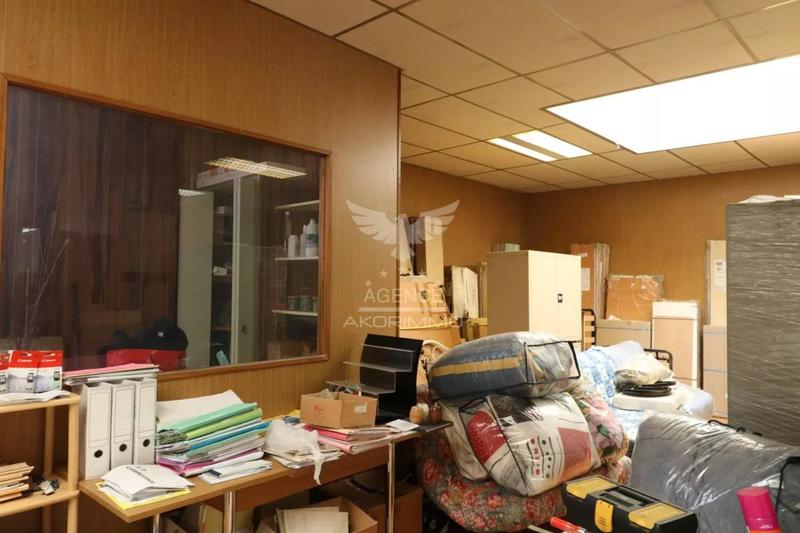 Local commercial - 272 m² - 6 pièces
