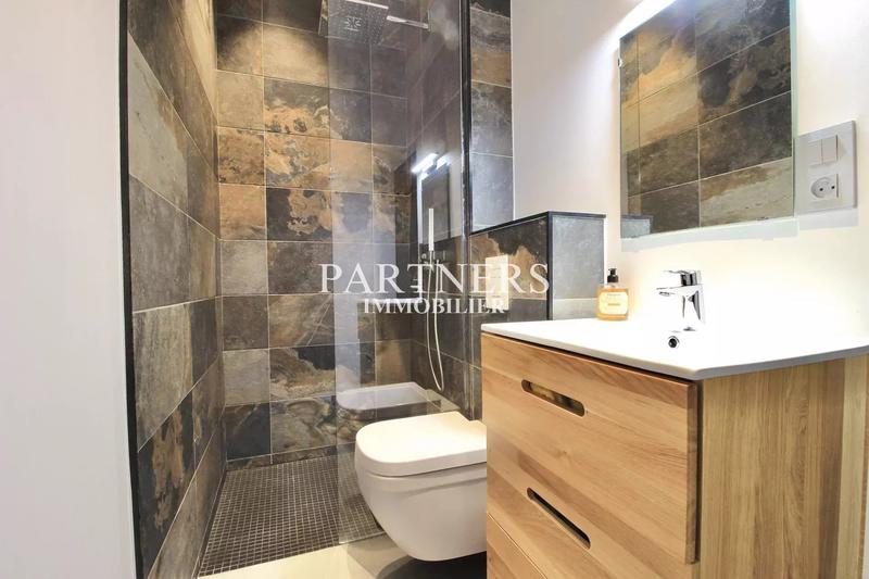 Maison - 270 m² - 8 pièces