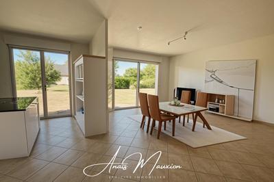 Maison - 99 m² - 5 pièces