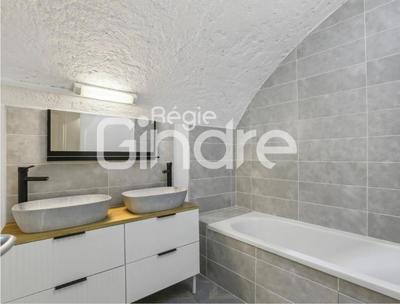 Appartement - 130 m² - 4 pièces