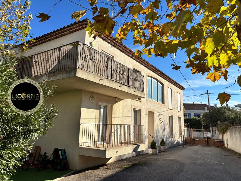 Appartement - 85 m² - 3 pièces